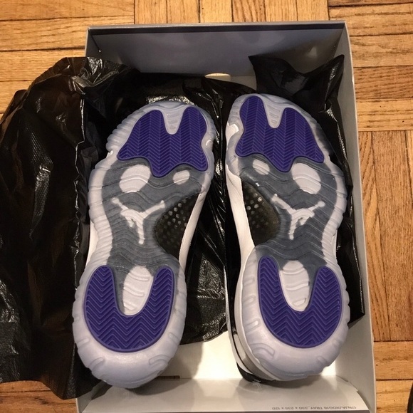 Jordan Retro 11 Concords - Picture 5 of 6